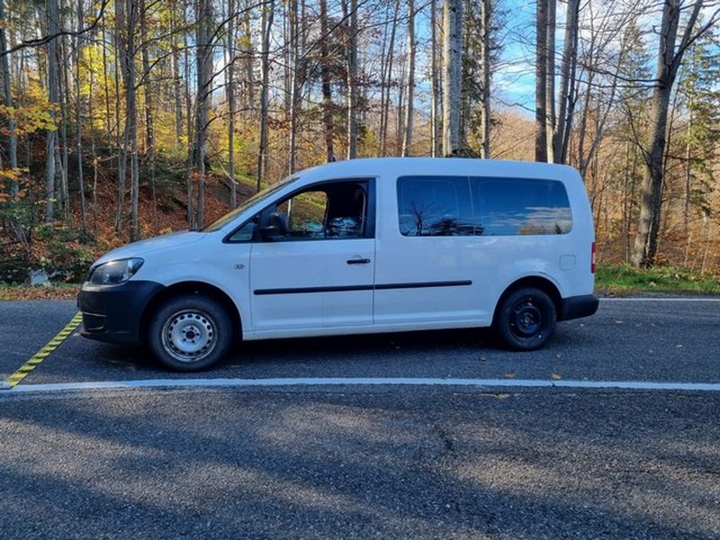 sucevita Masină furata, oprită cu focuri de armă în pneuri