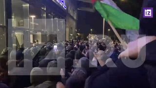 Haos pe un aeroport din Rusia. O mulțime violentă a reacționat după ce un avion a aterizat de la Tel Aviv