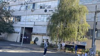 Declarațiile lui Nicolae Ciucă la 8 ani după infernul de la Colectiv: &bdquo;Răm&acirc;nem, &icirc;n continuare, alături de familiile &icirc;ndoliate și de răniții a căror viață a fost dramatic schimbată de atunci&rdquo;