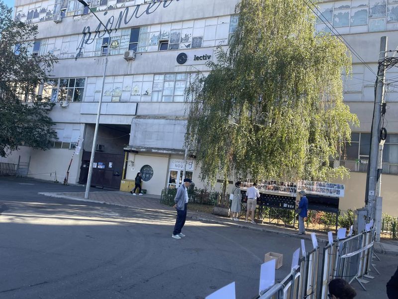 Declarațiile lui Nicolae Ciucă la 8 ani după infernul de la Colectiv: „Rămânem, în continuare, alături de familiile îndoliate și de răniții a căror viață a fost dramatic schimbată de atunci”