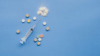 Modelul bio-psiho-social este considerat a fi complet &icirc;n explicarea unei dependențe