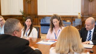 Soția românului ținut ostatic de Hamas a mers în Parlament. Nicolae Ciucă: ”Am avut o întâlnire greu de descris în cuvinte”