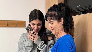 Natalie Raanan și mama ei