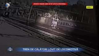 VIDEO- Tren de călători lovit de locomotivă. O femeie a fost transportată la spital