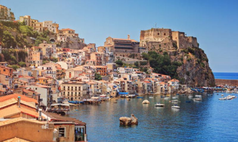 Această regiune din Italia te plătește cu 30.000 de euro ca să te muți acolo! Ce vârstă trebuie să ai ca să îndeplinești condițiile?