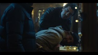 Episodul de joi, 2 noiembrie, serialul &rdquo;Rocco Schiavone&rdquo;. Detalii &icirc;n avans: Rocco - punct ochit, punct lovit. Ce va afla celebrul subcomisar &icirc;n timpul investigațiilor sale?