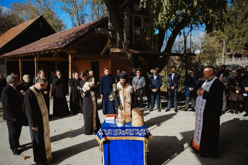 Moșii de toamnă 2023. Ce spune tradiția despre pomenirea morților