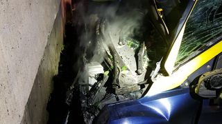 Accident mortal în Satu Mare. Un tânăr a furat o mașină din parcarea unui bloc și s-a înfipt cu ea în zid. Bărbatul a murit pe loc