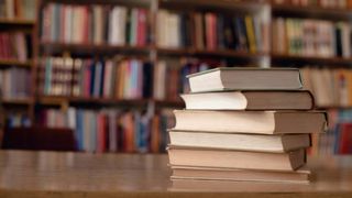 Cum s-a dat de gol un bărbat care se prefăcea că e profesor? Bărbatul de 50 de ani este cercetat pentru exercitarea ilegală a profesiei&nbsp;