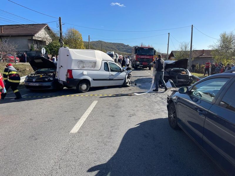 A provocat un accident rutier pentru că a condus fără permis 