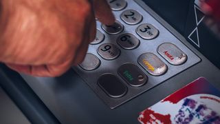 Plățile cash &icirc;ntre firme - primele modificări la limitările impuse de Guvern&nbsp;