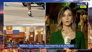 VIDEO - Reguli noi pentru trotinetele electrice. Conducătorii vor trebui să aibă cel puțin 16 ani