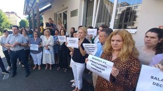 Proteste la Casele Judeţene de Asigurări de Sănătate