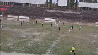 Imagini virale de la un meci din Liga a 3-a! Fotabaliștii s-au scăldat &icirc;n nămol