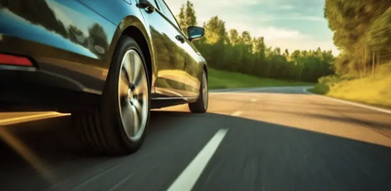 Șoferii sub 21 de ani ar putea avea dreptul de a conduce doar autoturisme sub 100 cai putere