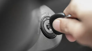 Noi vești pentru șoferii sub 21 de ani. Aceștia ar putea avea dreptul de a conduce doar autoturisme sub 100 cai putere