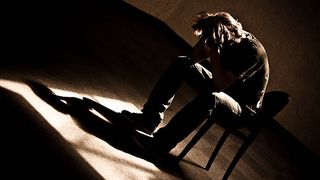 Un tânăr s-a spânzurat pentru că fratele nu l-a invitat la nuntă