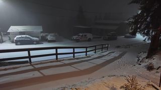 Se circulă in condiții de iarnă pe mai multe drumuri din țară