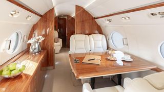 Avionul de lux cu care zboară cuplul Klaus și Carmen Iohannis &icirc;n Africa