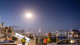 Cei 86 de rom&acirc;ni evacuați duminică din Gaza au ajuns la București