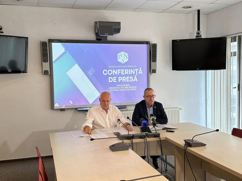 Dumitru Costin și vicepresedintele BNS la conferinta de presa de miercuri