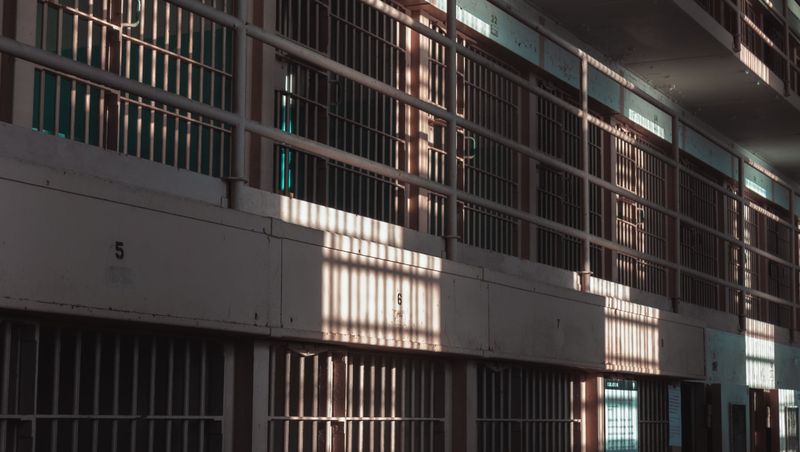 Minor abuzat în penitenciar de colegii de celulă