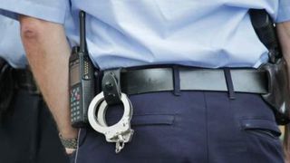 Polițiștii l-au arestat pe individ