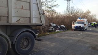 Accident grav la Arad, &icirc;ntre o mașină și un TIR
