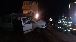 Utilitară lovită tren