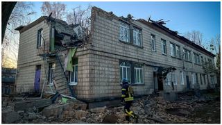 VIDEO. Rusia a lansat cel mai mare atac cu drone asupra Kievului de la începutul războiului. O grădiniță a fost distrusă, cinci persoane rănite