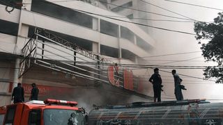 VIDEO. Un incendiu devastator la mall a dus la moartea a 10 persoane și rănirea mai multor zeci - UPDATE