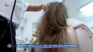 VIDEO - Un nou trend ciudat ia amploare pe internet. O t&acirc;nără povestește cum se spală pe cap o dată pe lună