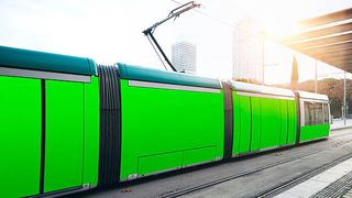 Un tramvai a lovit un st&acirc;lp, pe un bulevard recent modernizat, &icirc;n Timișoara