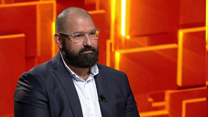 Adi Hădean, în această duminică, la “40 de întrebări cu Denise Rifai”