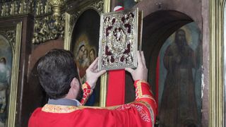 scandal preot biserică Târgu-Jiu