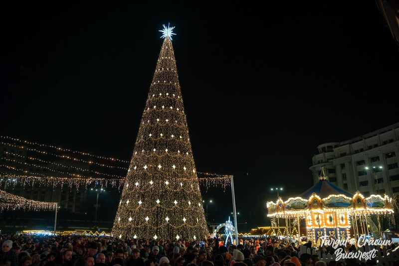 Au fost aprinse luminițele de Crăciun în Capitală