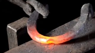 potcoava in foc