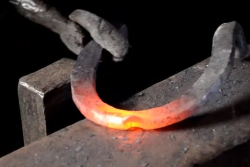 potcoava in foc