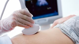 VIDEO. O mămică de 25 de ani din Arad, &icirc;nsărcinată &icirc;n 9 luni, a murit la spital &icirc;mpreună cu bebelușul