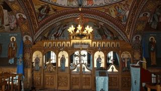 biserica ortodoxa in interior 
