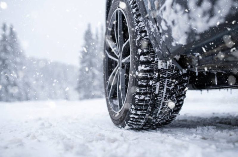 masina pe zapda iarna
