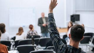 România este pe penultimul loc în Uniunea Europeană la testele PISA 2022. Aproximativ jumătate dintre elevi nu înțeleg ce citesc