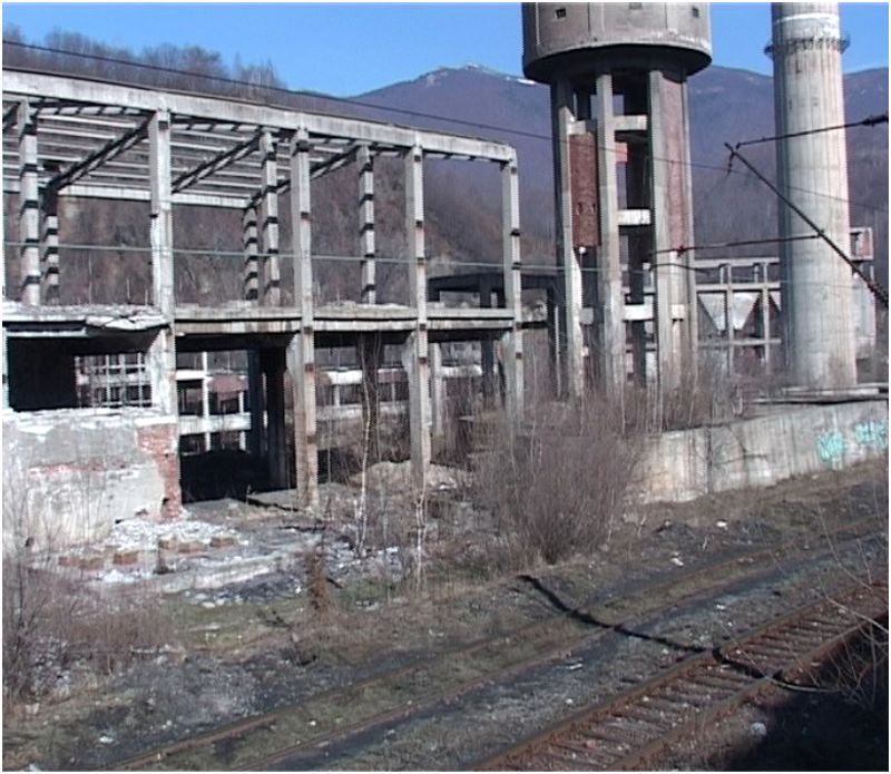 Turnul dezafectat din Lupeni, de unde s-au aruncat fetele  