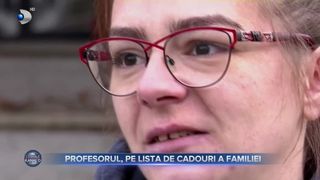 VIDEO- Profesorul, pe lista de cadouri a familiei. Cât cheltuie părinții pentru darurile profesorilor?