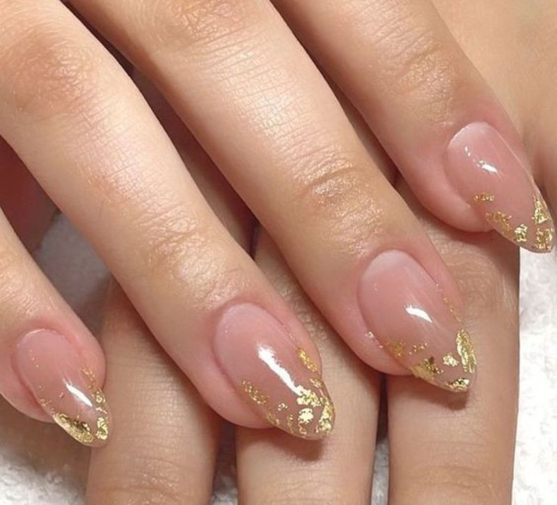 model de unghii de craciun 2023