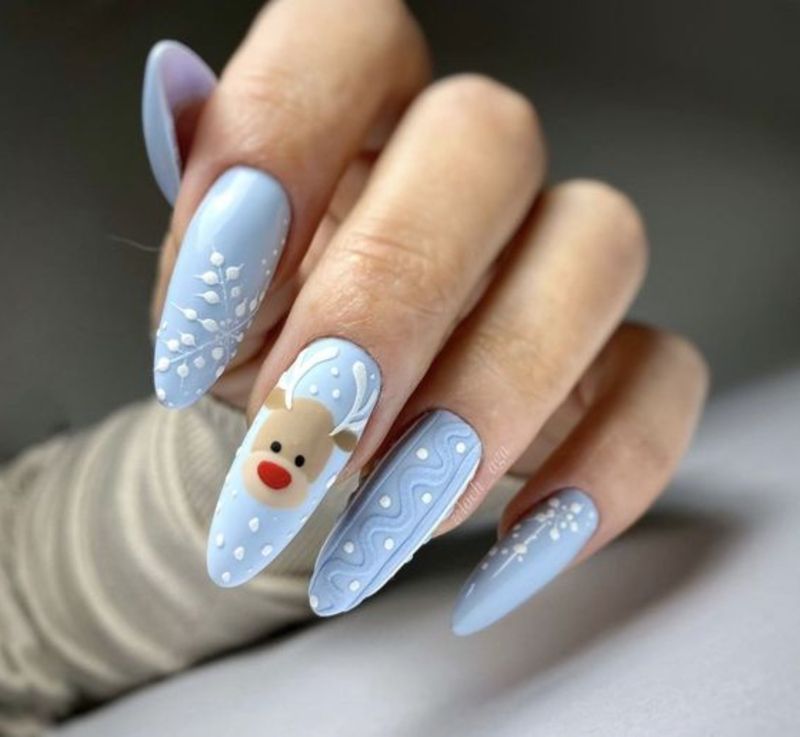 model de unghii de craciun 2023