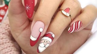 model de unghii de craciun 2023