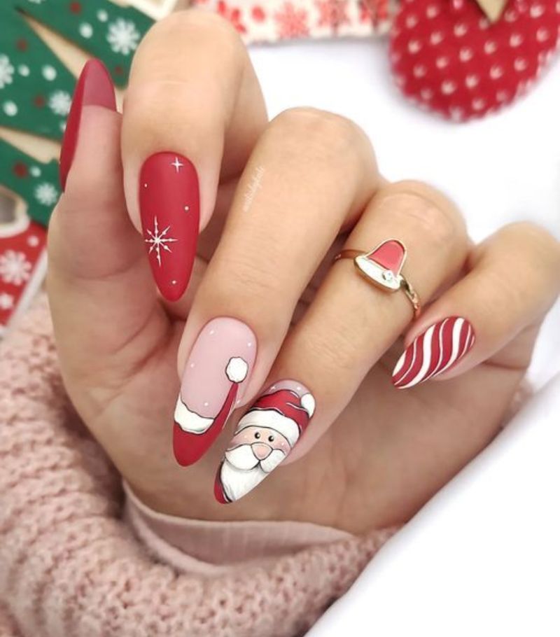 model de unghii de craciun 2023