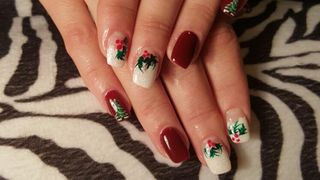 Modele de unghii pentru Crăciun 2022 și Revelion 2023. Toată lumea va fi impresionată
