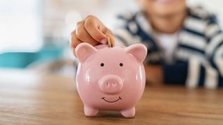 Copiii ar putea primi mai mulți bani de la stat! Ce presupune noua modificare a alocațiilor și ce categorii de rom&acirc;ni sunt vizate